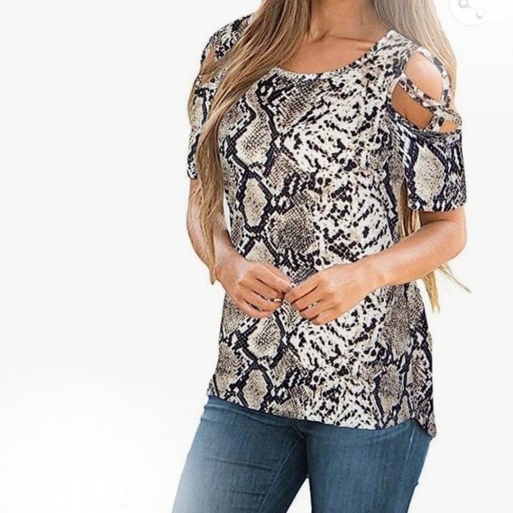 Women's animal print cold shoulder short sleeve top - NWOT